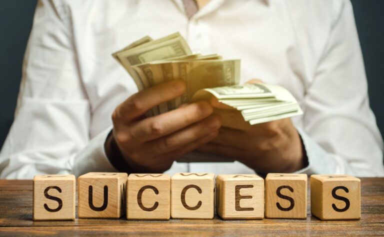 How to become an excellent salesman by following 5 fundamental rules