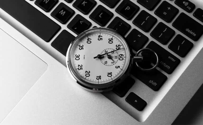 Manage your time better to be more productive and happier
